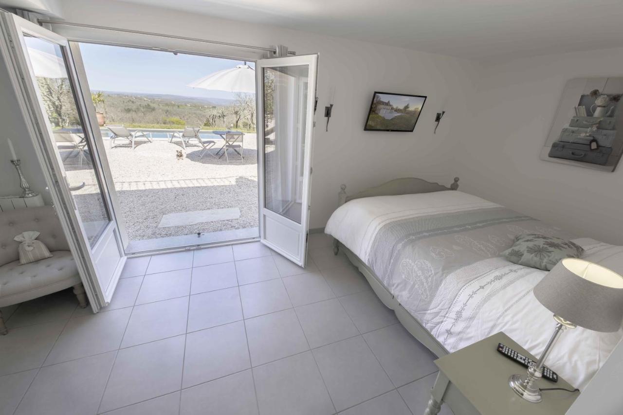 Domaine La Garenne Bed & Breakfast Reilhaguet Bagian luar foto