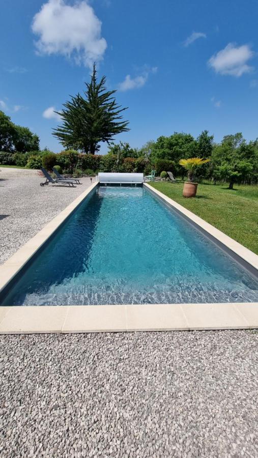 Domaine La Garenne Bed & Breakfast Reilhaguet Bagian luar foto