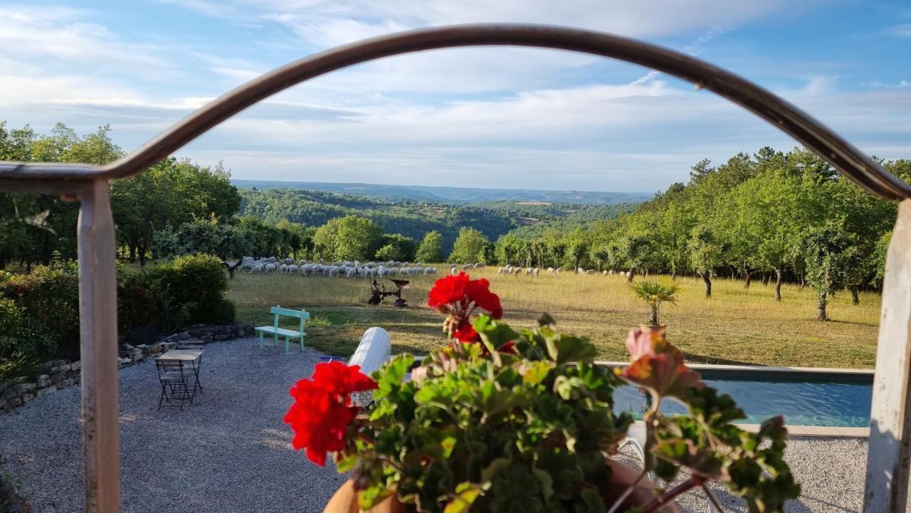 Domaine La Garenne Bed & Breakfast Reilhaguet Bagian luar foto