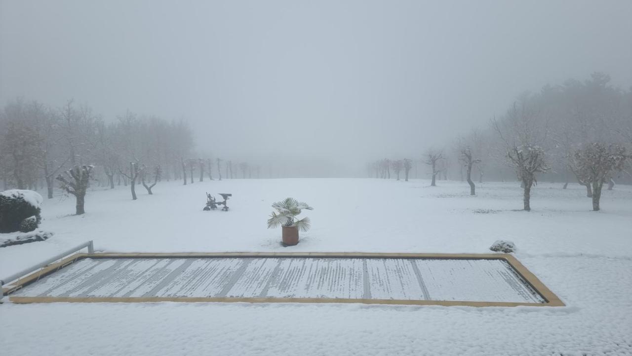 Domaine La Garenne Bed & Breakfast Reilhaguet Bagian luar foto