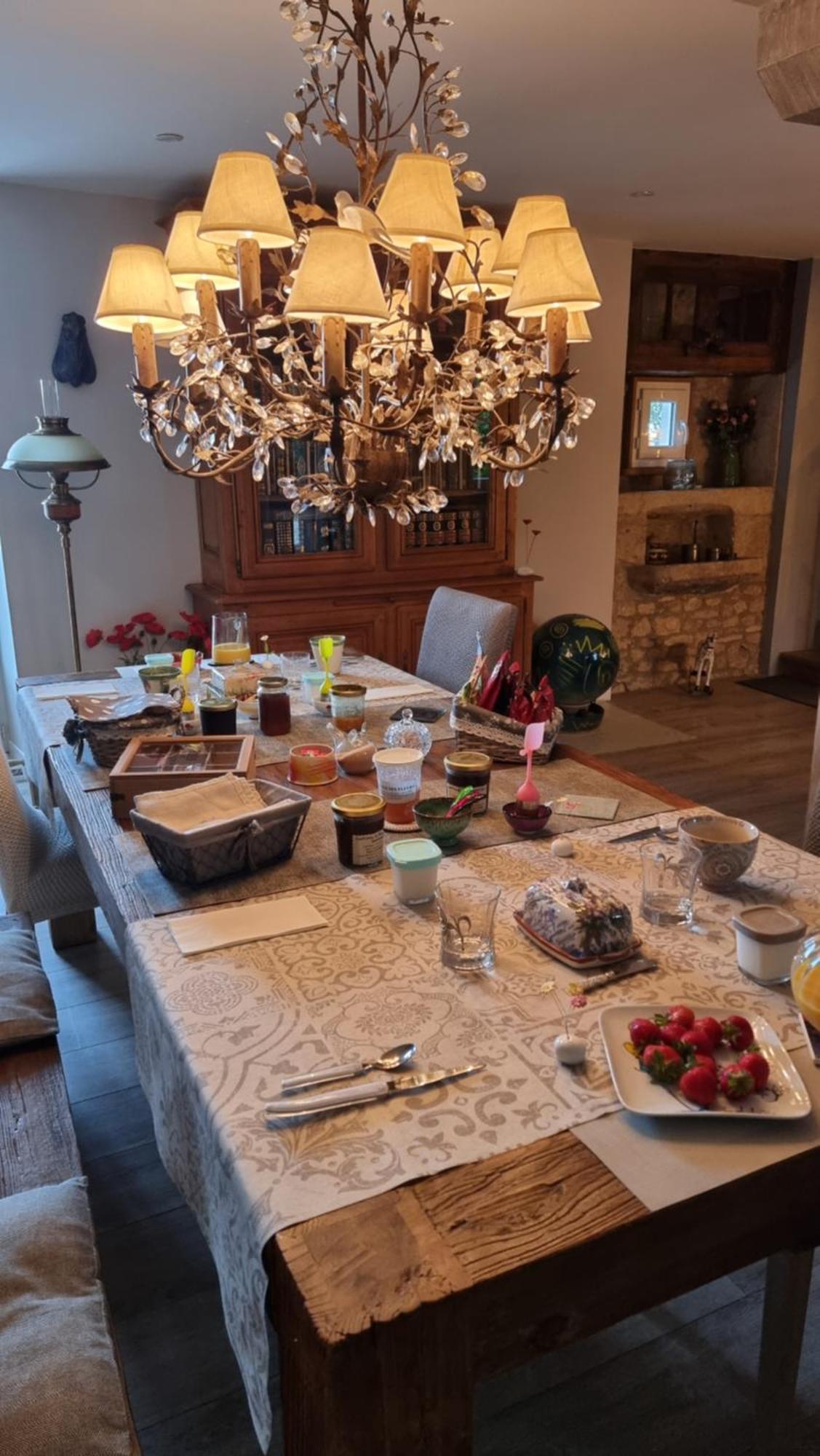 Domaine La Garenne Bed & Breakfast Reilhaguet Ruang foto